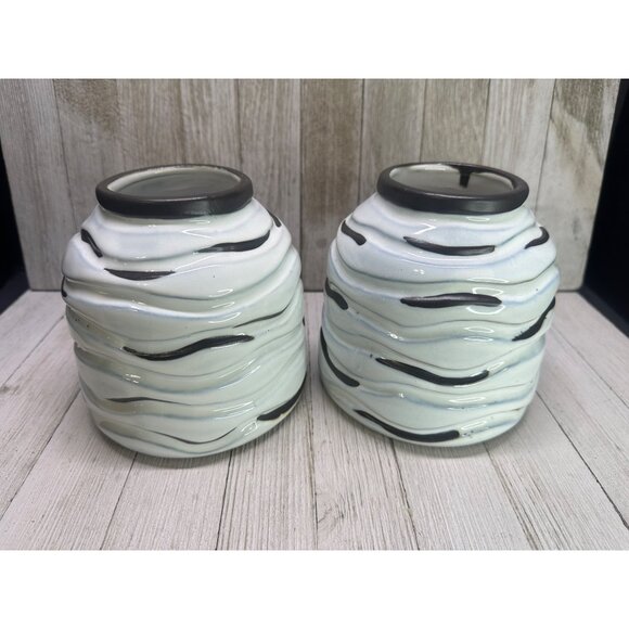 Vtg Pier1 Decorative Pottery Black & White Beehive Style Set of 2 Vases 5" Tall - Picture 2 of 9